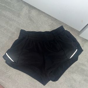 black LULULEMON Hotty Hot shorts - Size 4 4” (long) - PERFECR CONDITION